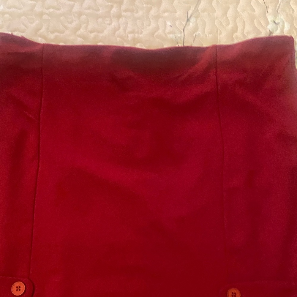 SHEIN Red Pleated Mini Skirt with Button Tab Details - Picture 3 of 6